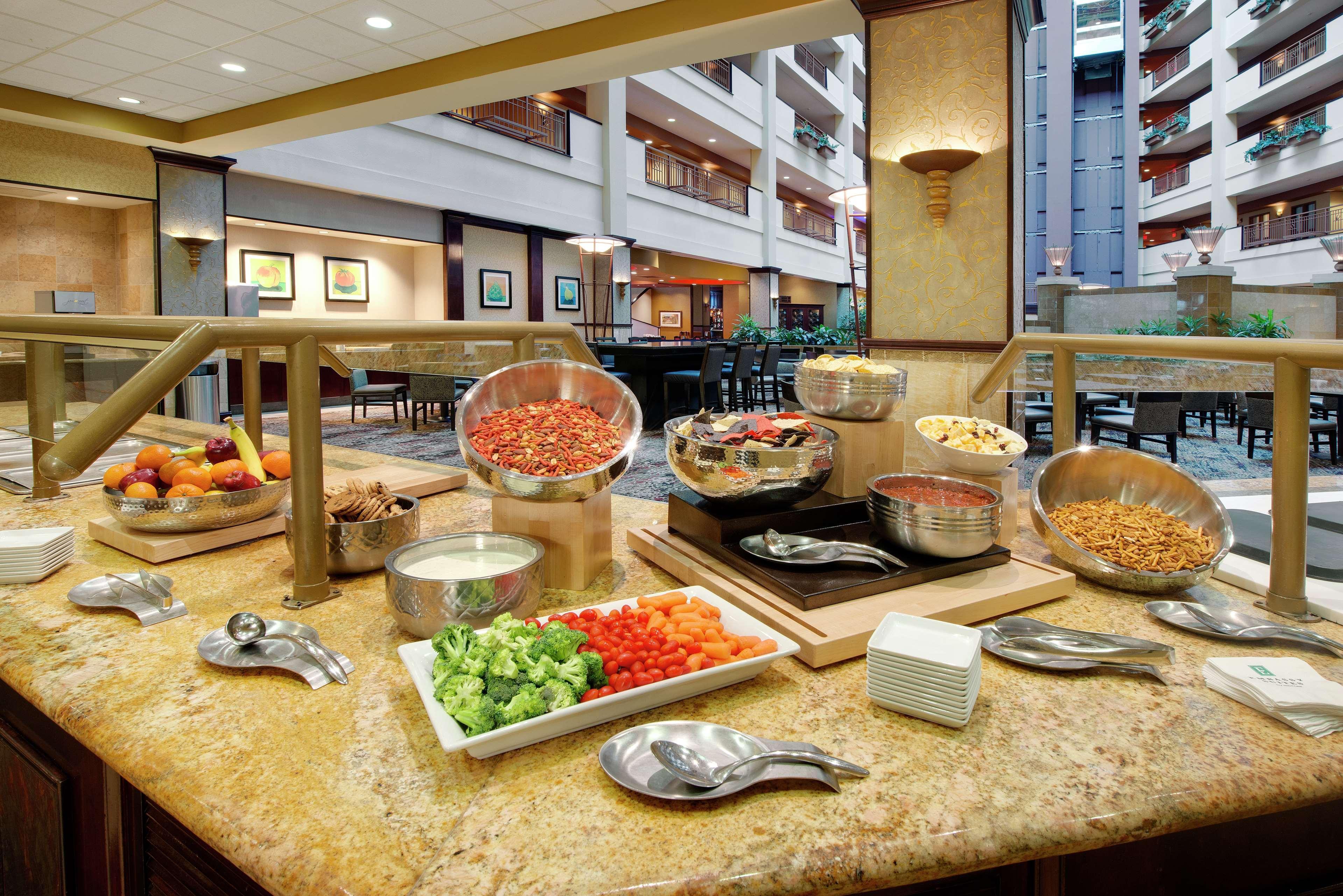 Embassy Suites Хънтсвил Екстериор снимка