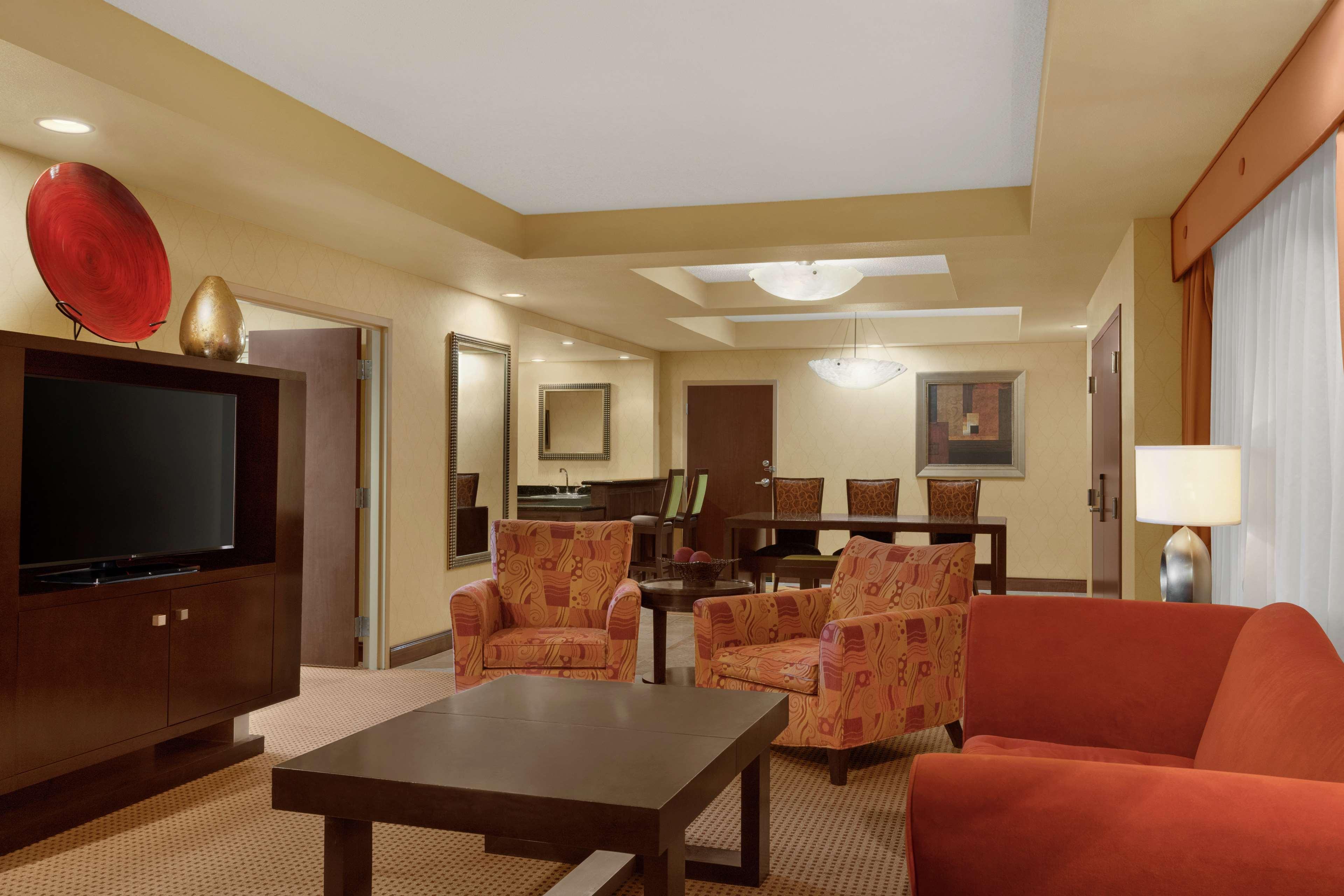 Embassy Suites Хънтсвил Екстериор снимка