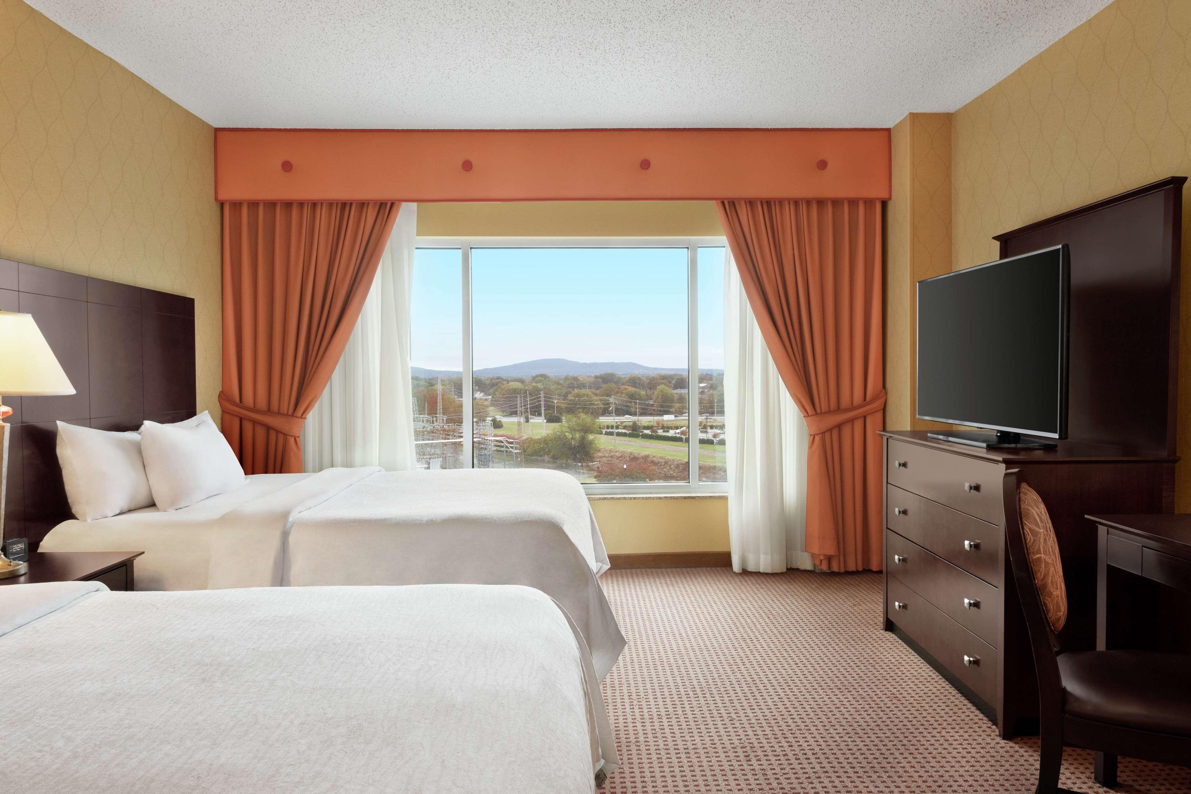 Embassy Suites Хънтсвил Екстериор снимка