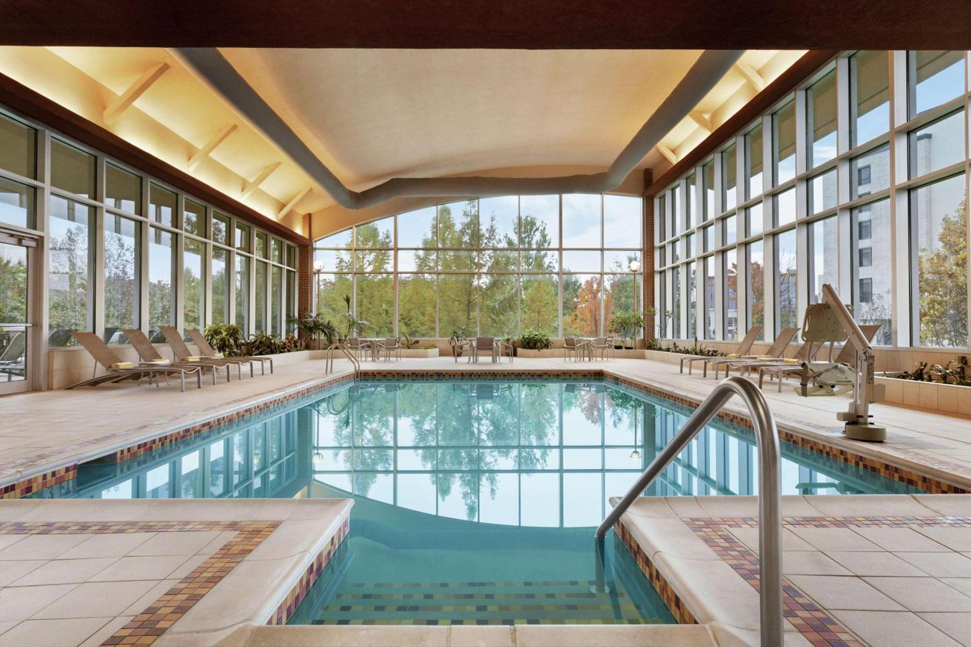 Embassy Suites Хънтсвил Екстериор снимка