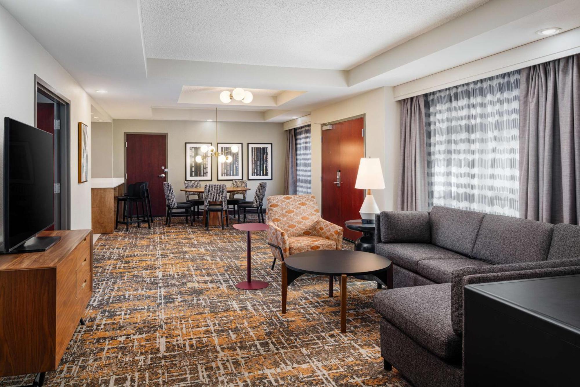 Embassy Suites Хънтсвил Екстериор снимка